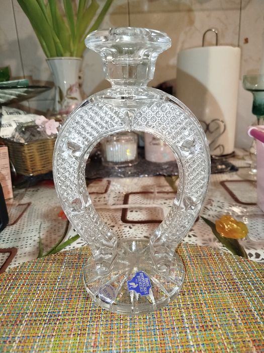 Продам хрустальный подсвечник