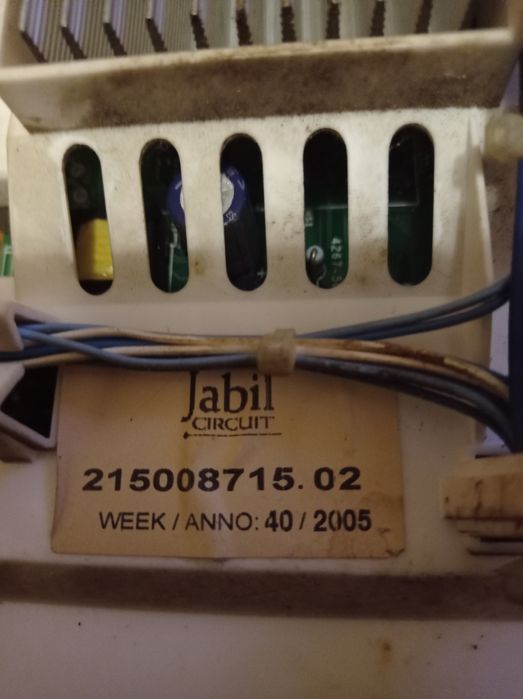 Стиральная машина Ariston.