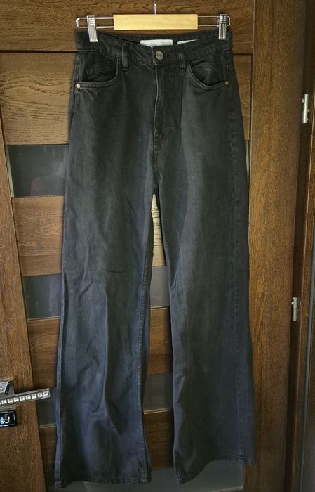 Czarne jeansy wide leg