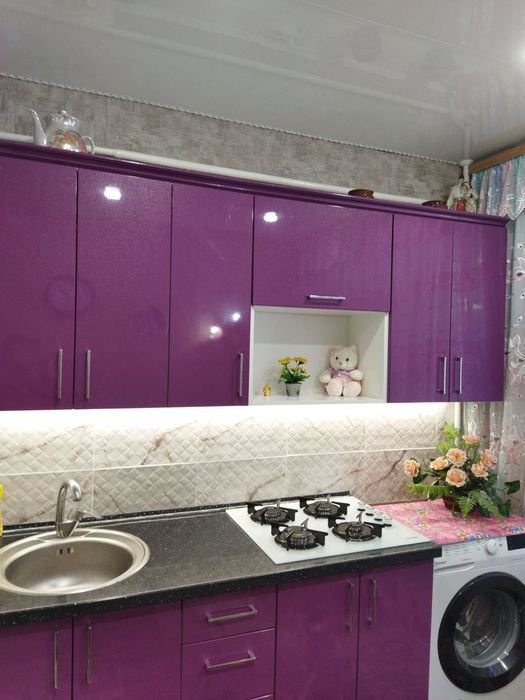 Продам 2 комнатную со свежим ремонтом