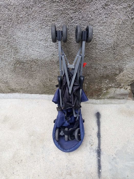 Carrinho de passeio de criança