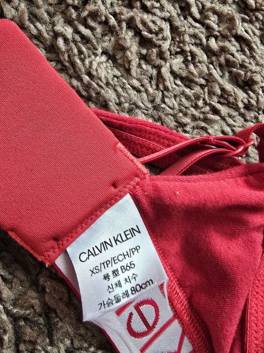Бюст Calvin Klein, на Ску