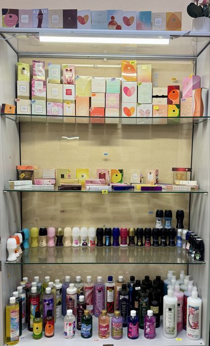 Продукція та косметика Avon