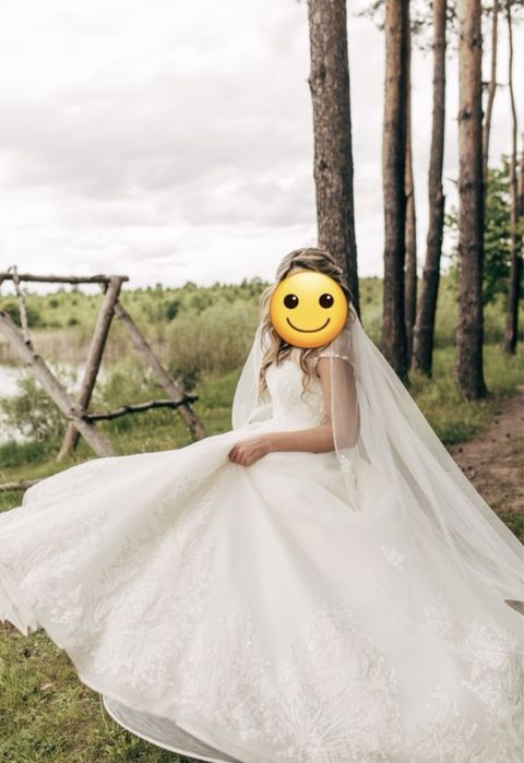 Продам весільну сукню