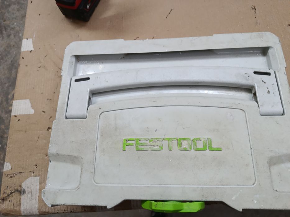 Sprzedam ładowarke+baterie festola