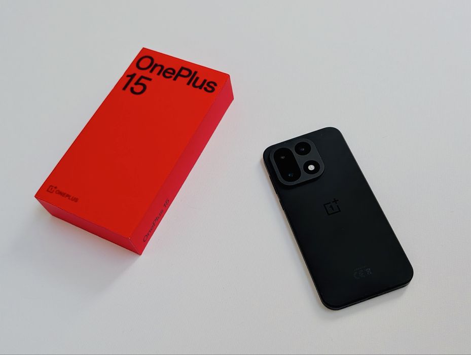 Oneplus 15  - 12/256Gb - Preto