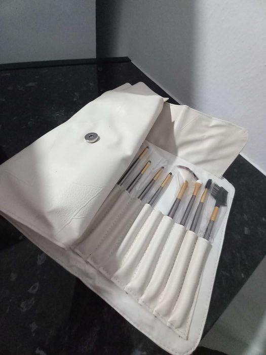 Mala Maquilhagem mais kit 23 pinceis
