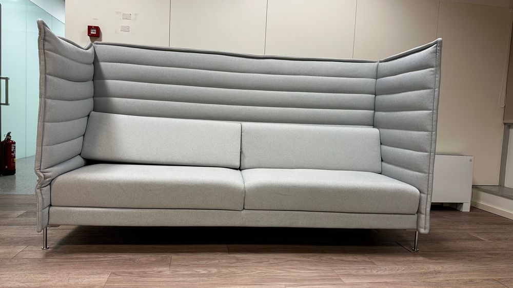 2 Sofás Vitra Alcove Highback - Design e Conforto Exclusivo