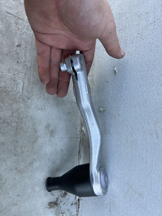 Рульовий накінечник  bmw ix нова без пробігу ліва