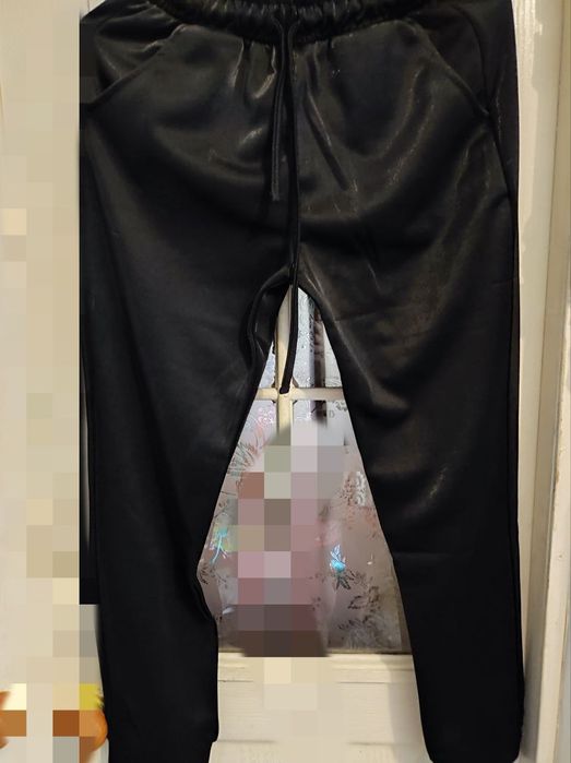 Продам женский спортивный костюм
