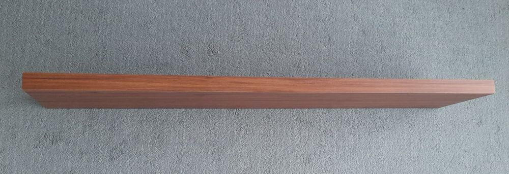 Prateleira suspensa, fixação invisível