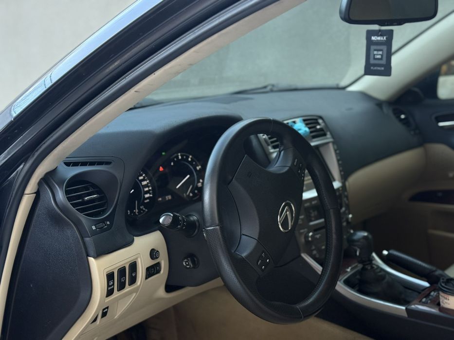 Lexus is 220D 2006р