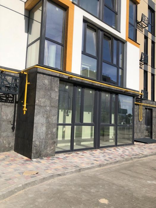 Продам 2 з кімнатну квартиру площею 64 м2 , будинок зданий