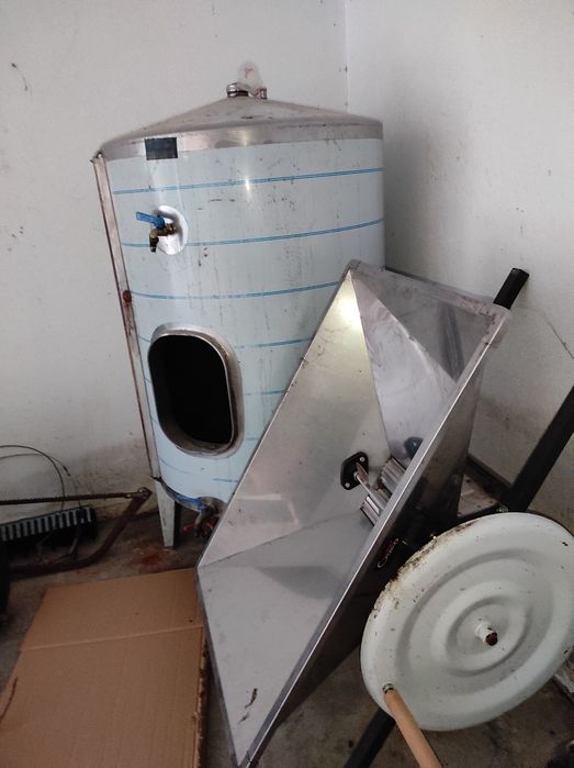 Cuba 550lt + esmagador inox