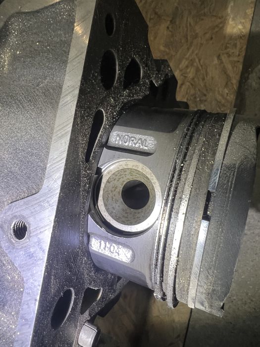 Mercedes om646 2.2 sprinter Блок двигателя двигуна Нові поршня vito