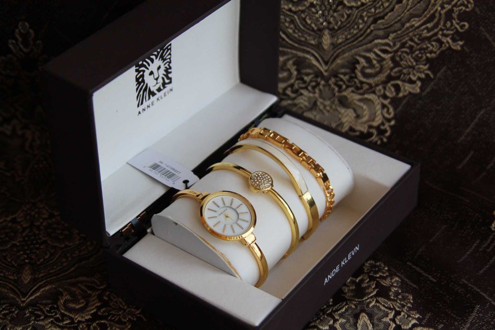 Новий браслетний набір з годинником для жінки ANNE KLEIN