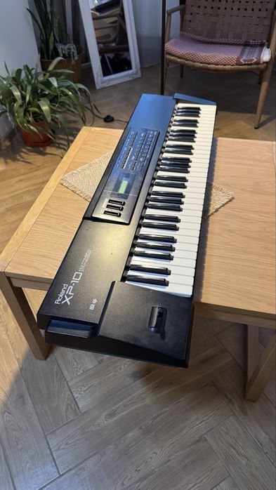 Синтезатор Roland XP-10 в чудововму стані !
