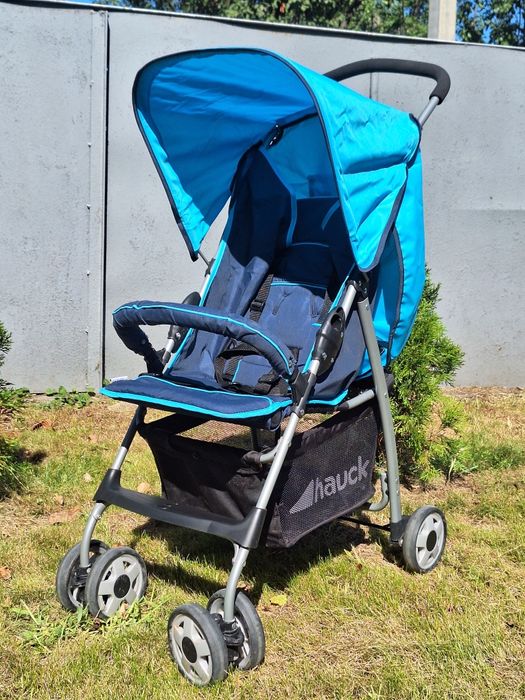 Прогулянкова коляска