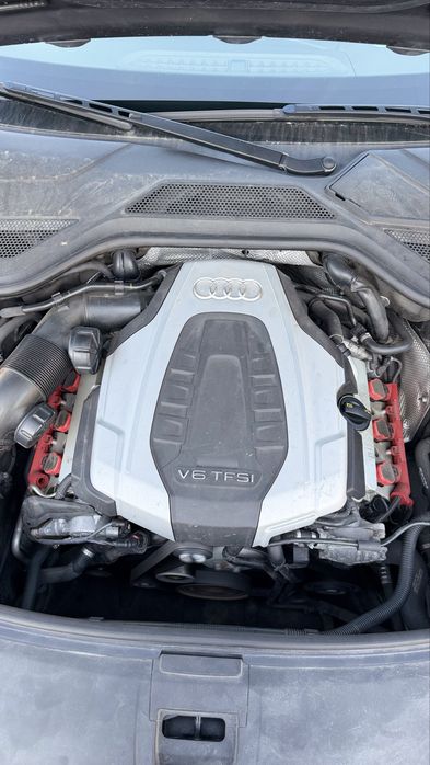 Audi  A8    Long