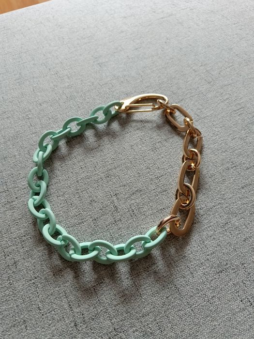 Naszyjnik z łączonych elementów