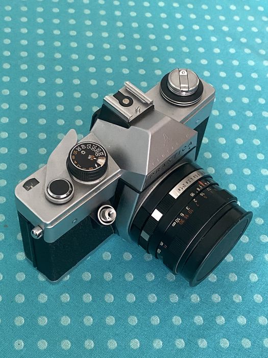 Продам фотоапарат Praktica L  з об’єктивом PENTACON 1,8/50 auto з чехлом.