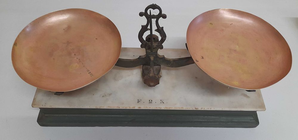 Balança bastante antiga