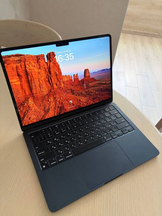 Macbook Air 13 M2 2022  8/256