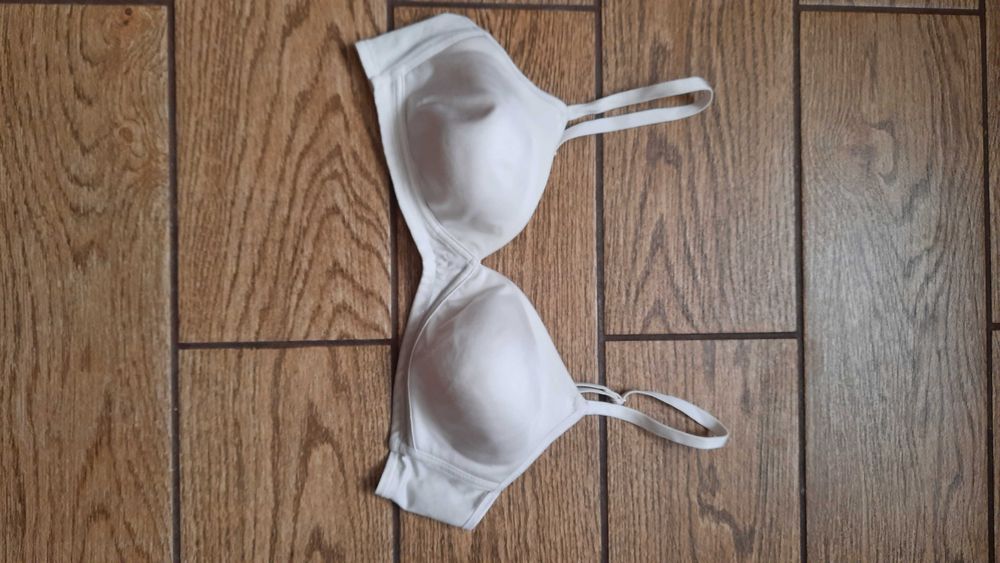 Kremowy biustonosz Triumph Soft Sensation P r. 80 B