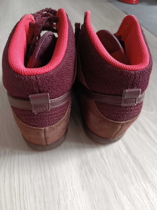 Buty Nike sneakersy z tyłu na koturnie