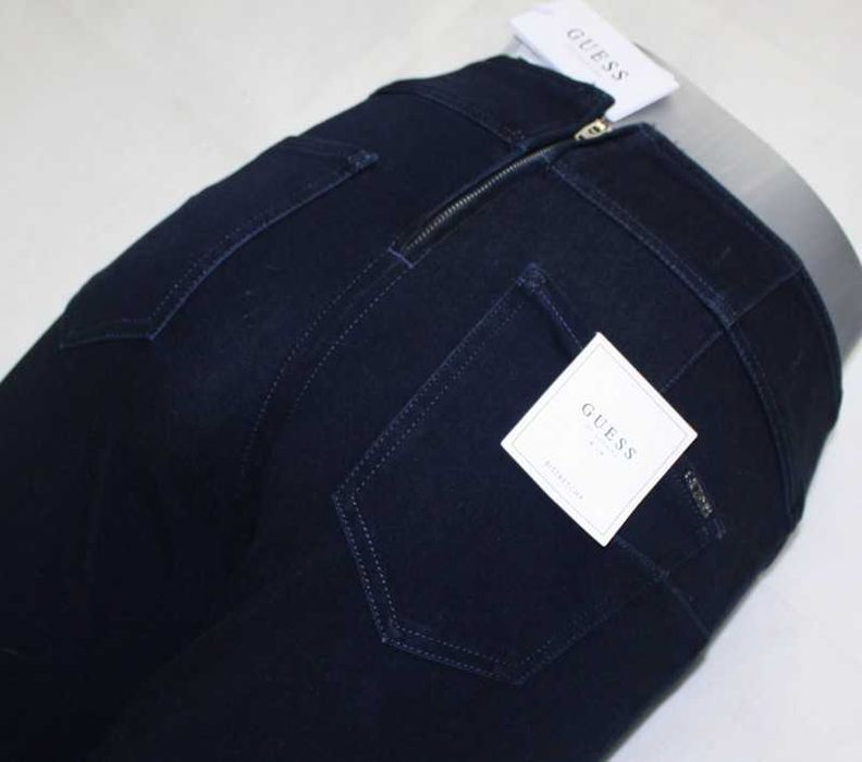 Damskie jeansy Guess -Curve X granatowe rurki wysoki stan nowe W27/L30