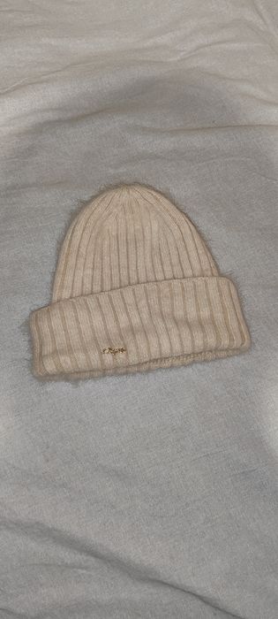 Шапка бежева
