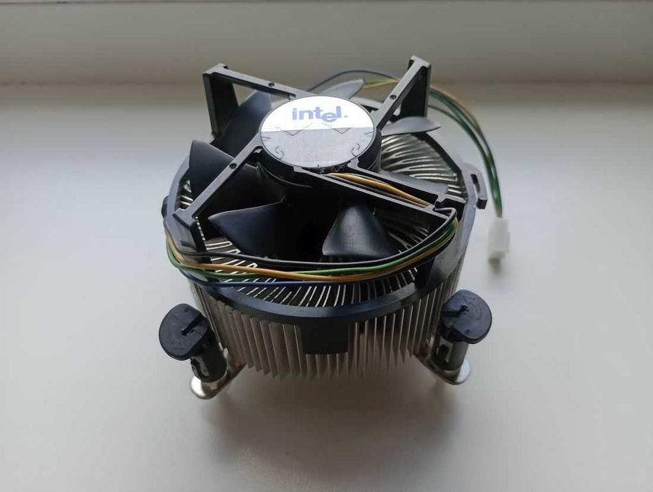 Радіатор кулер вентилятор охолодження процесора ПК