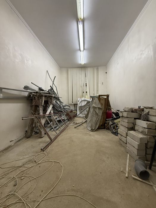 Продаю 4 комнатную квартиру в центре города. Дом специалистов.