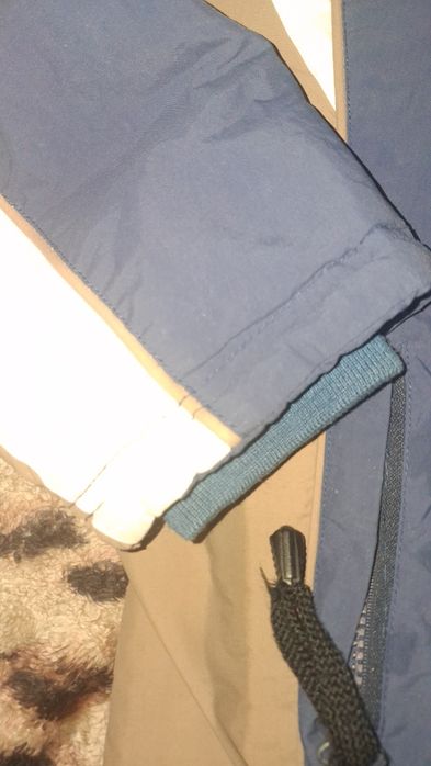 Демісезонна куртка фірми Campus