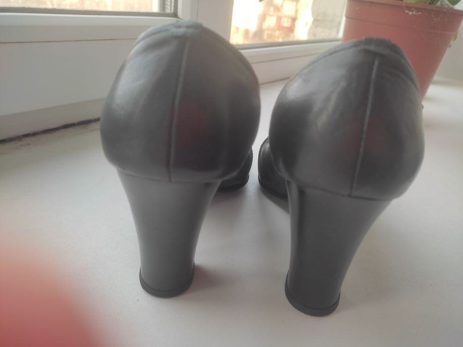 Жіночі шкіряні туфлі черевики 37 розмір кожа