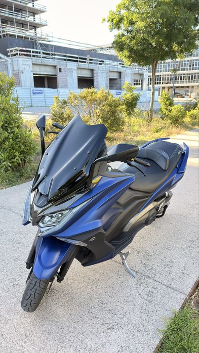 Kymco AK 550