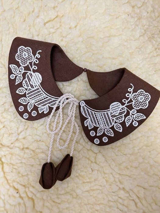 Комірець вишитий накладний