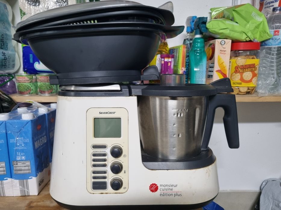 Monsieur Cuisine Plus – liga mas não aquece (com acessórios e manual)*