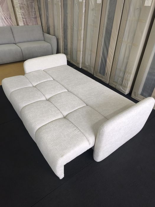 Elegancka sofa 3-osobowa - nowoczesny styl