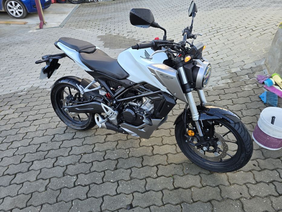 Honda CB125R  impecável