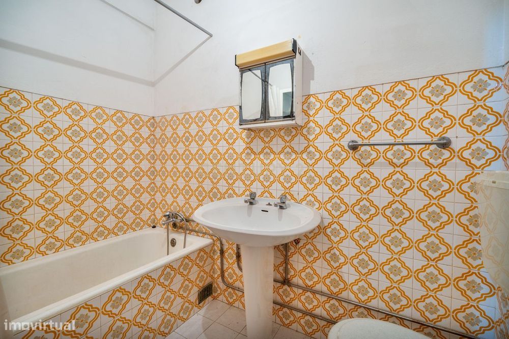 T3 com área de 110m² no Centro Histórico de Silves: para Renovar e Faz