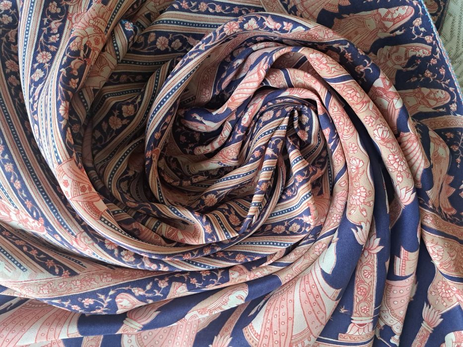 Платок 100%silk.  Винтаж.