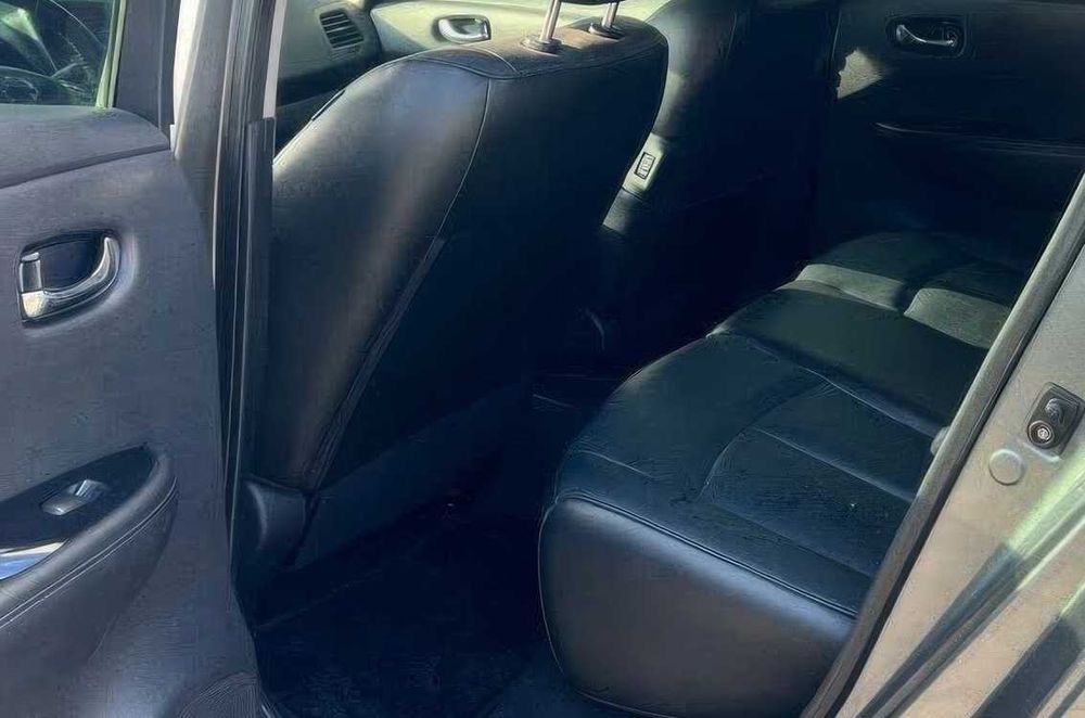 Nissan LEAF SL      2015