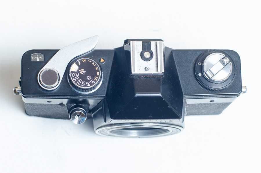 Плівковий фотоапарат-дзеркалка Praktica LLC M42