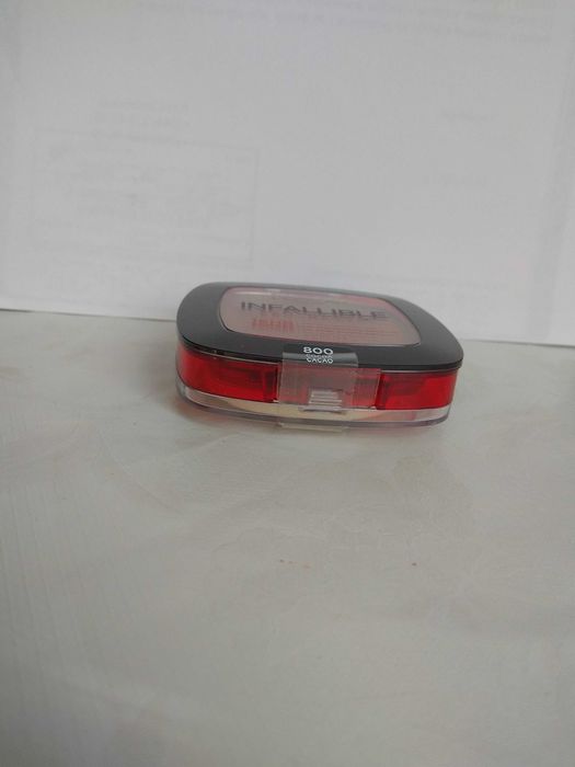 Компактная пудра L'OREAL 100% оригинал. Для смуглых женщин. Тон 7