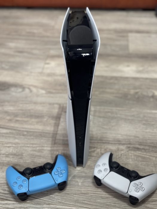 Sony PlayStation 5 Digital Edition (ідеальний стан, як нова)