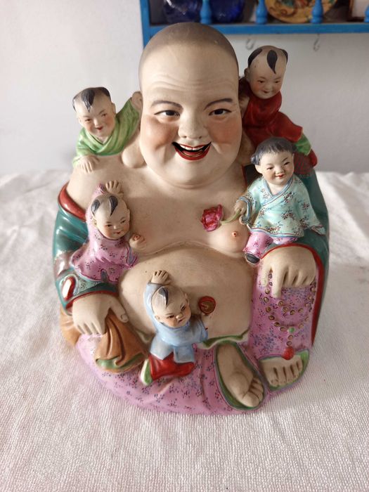 Buda Chinês com filhos