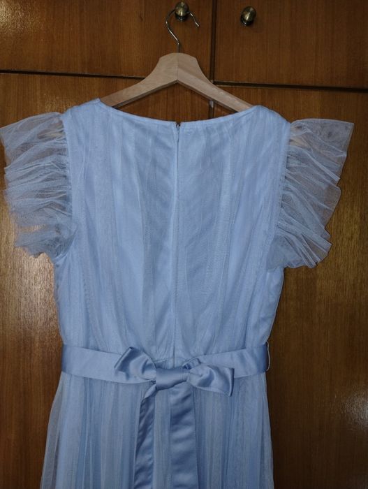 Vestido de tule, azul bebê com fita