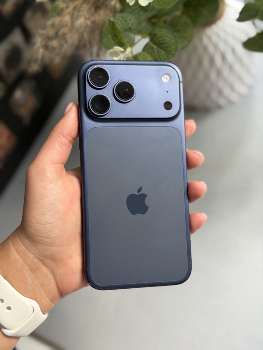 Apple iPhone 17 Pro Max 512GB Deep Blue. Neverlock. Esim