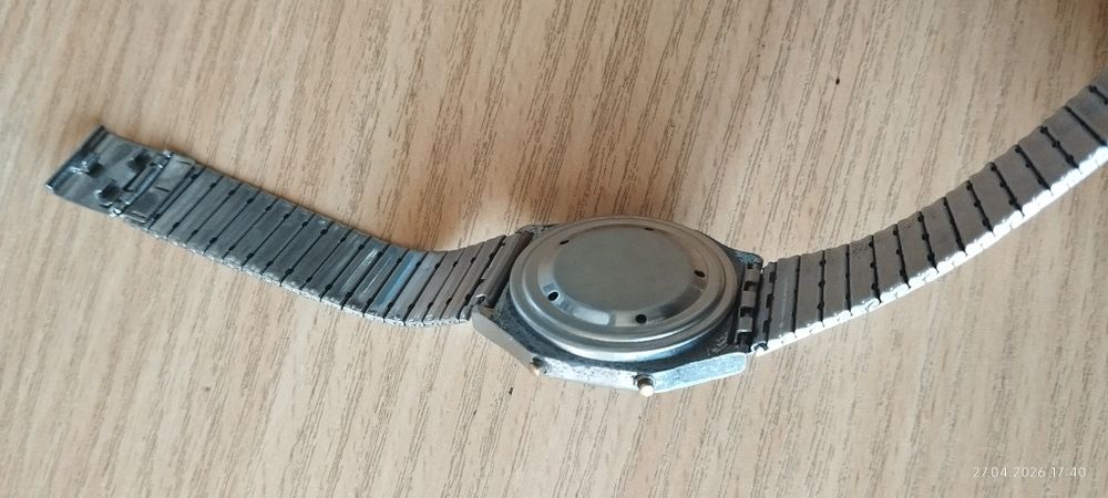 Часы электронные DL 80-х годов